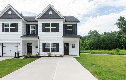 Townhouse For Sale - 625 Farcroft Trail<br/> Roebuck, SC 29376