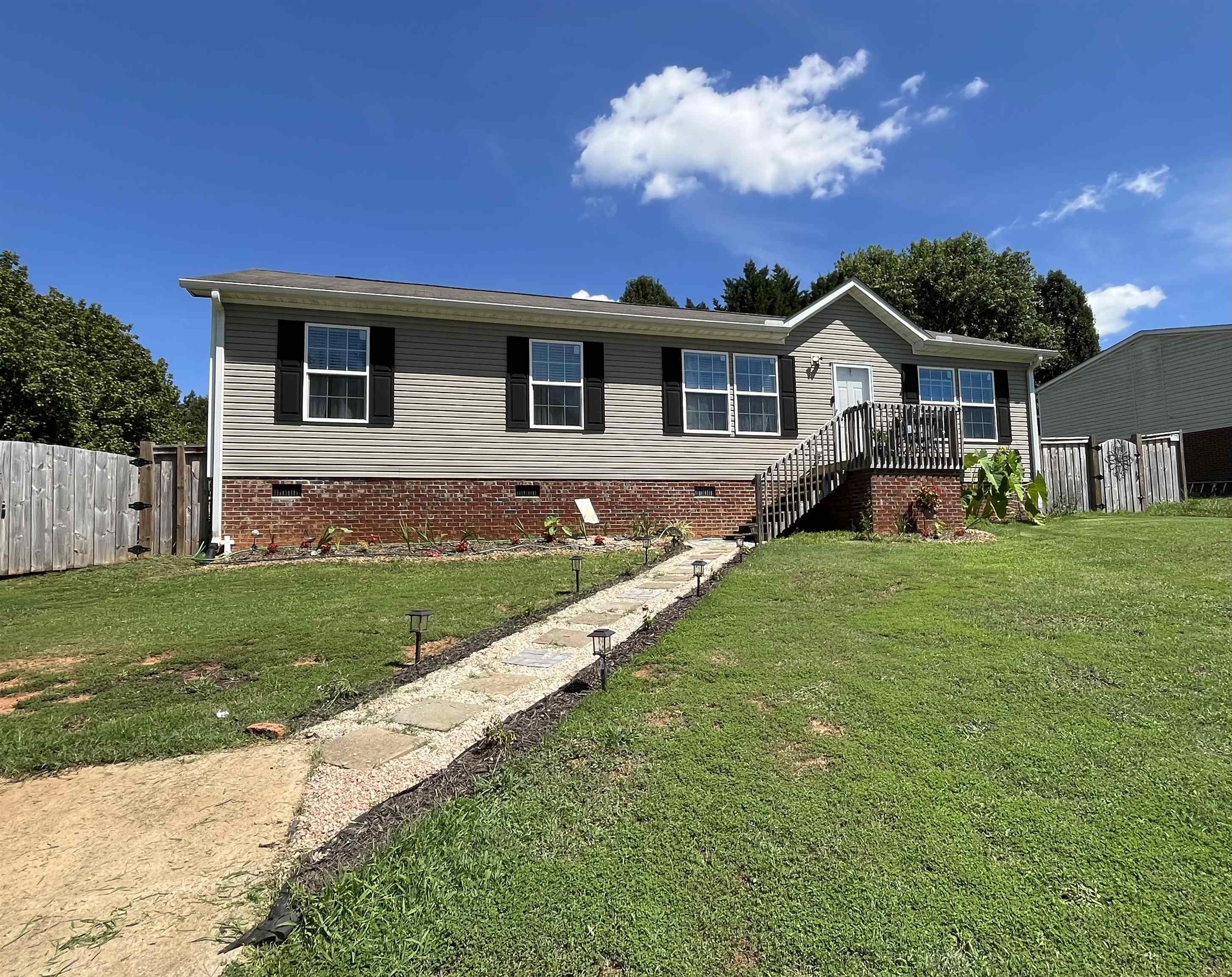 302 Sagewood Court, Fountain Inn, South Carolina image 2