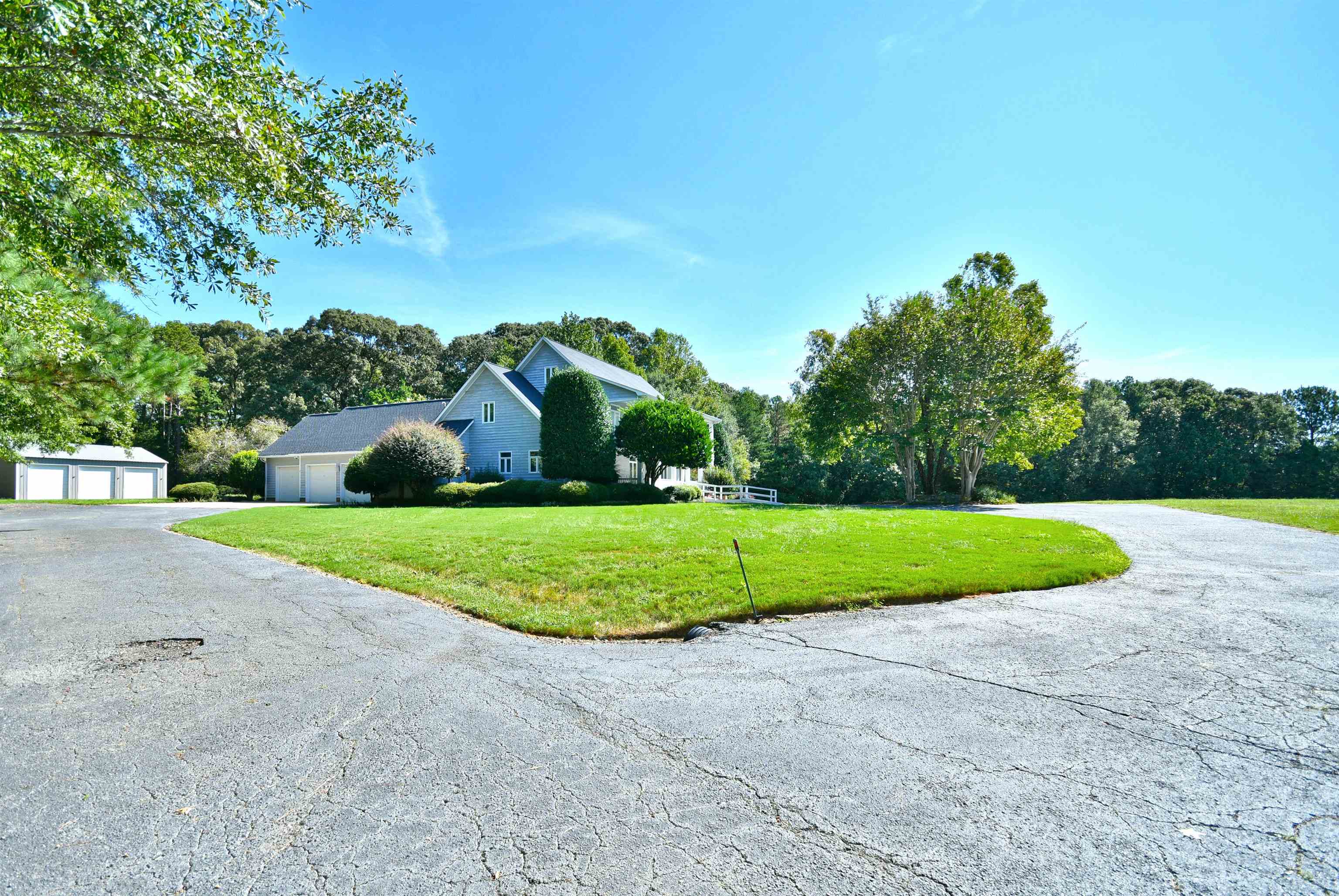 320 Richwood Down Drive, Laurens, South Carolina image 4