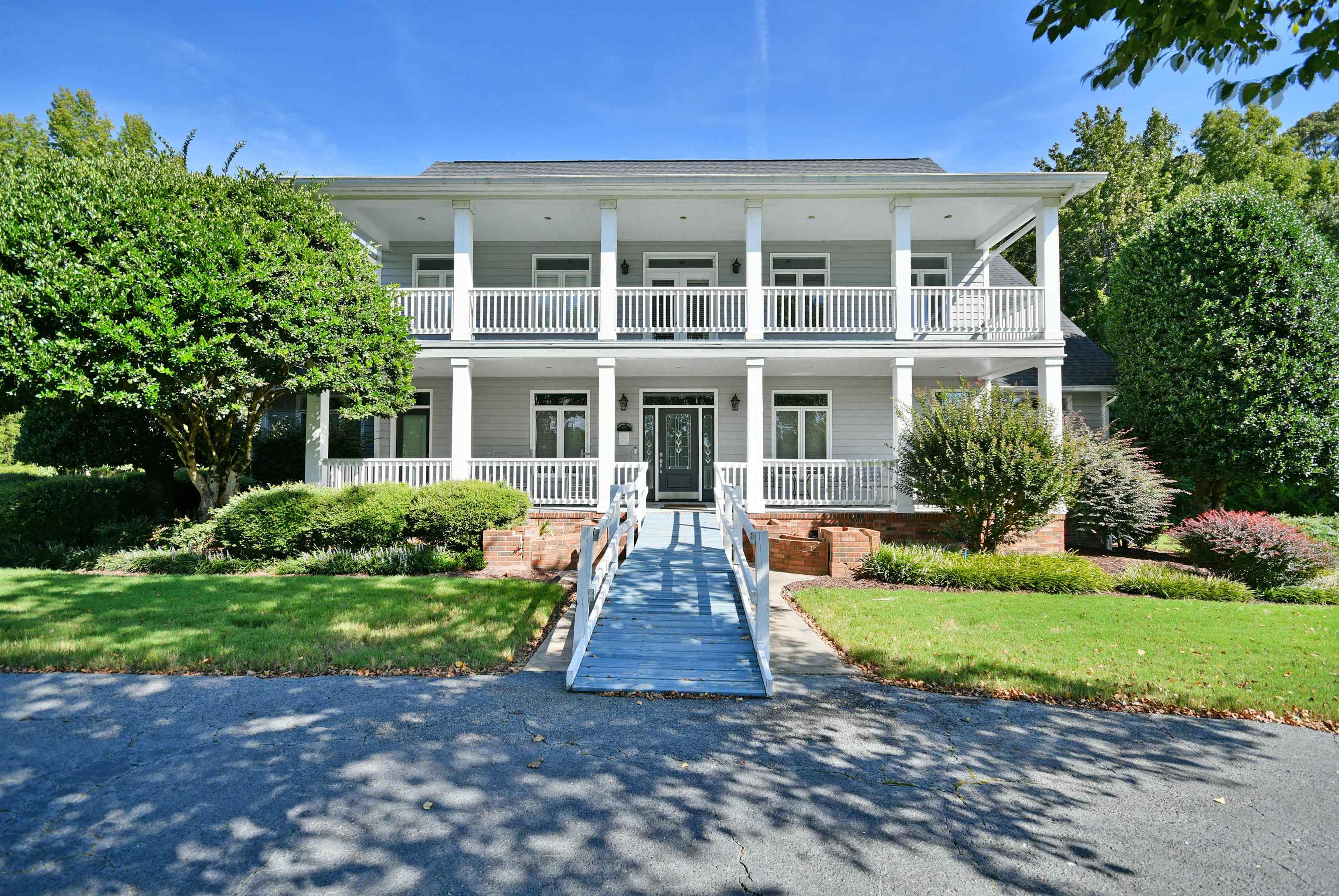 320 Richwood Down Drive, Laurens, South Carolina image 1
