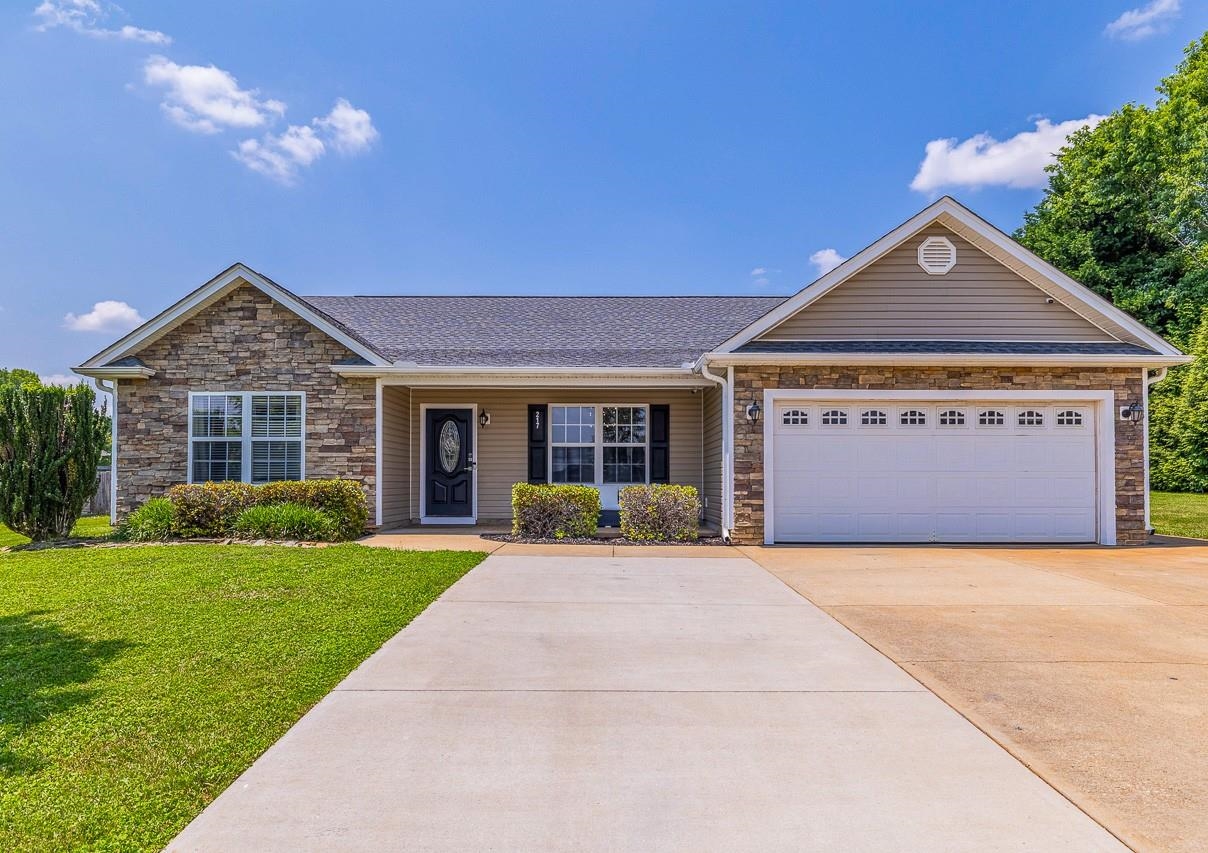 217 Legacy Drive, Inman, South Carolina image 1