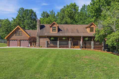 Homes For Sale - 455 Hindman Road<br/> Travelers Rest, SC 29690