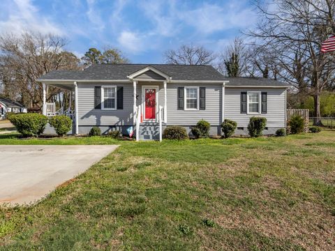 Homes For Sale - 113 North Avenue<br/> DUNCAN, SC 29334
