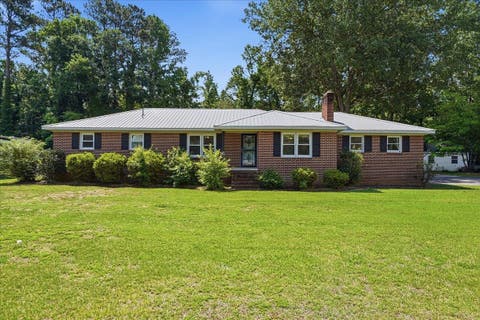 Homes For Sale - 208 Skyland Drive<br/> Clinton, SC 29325