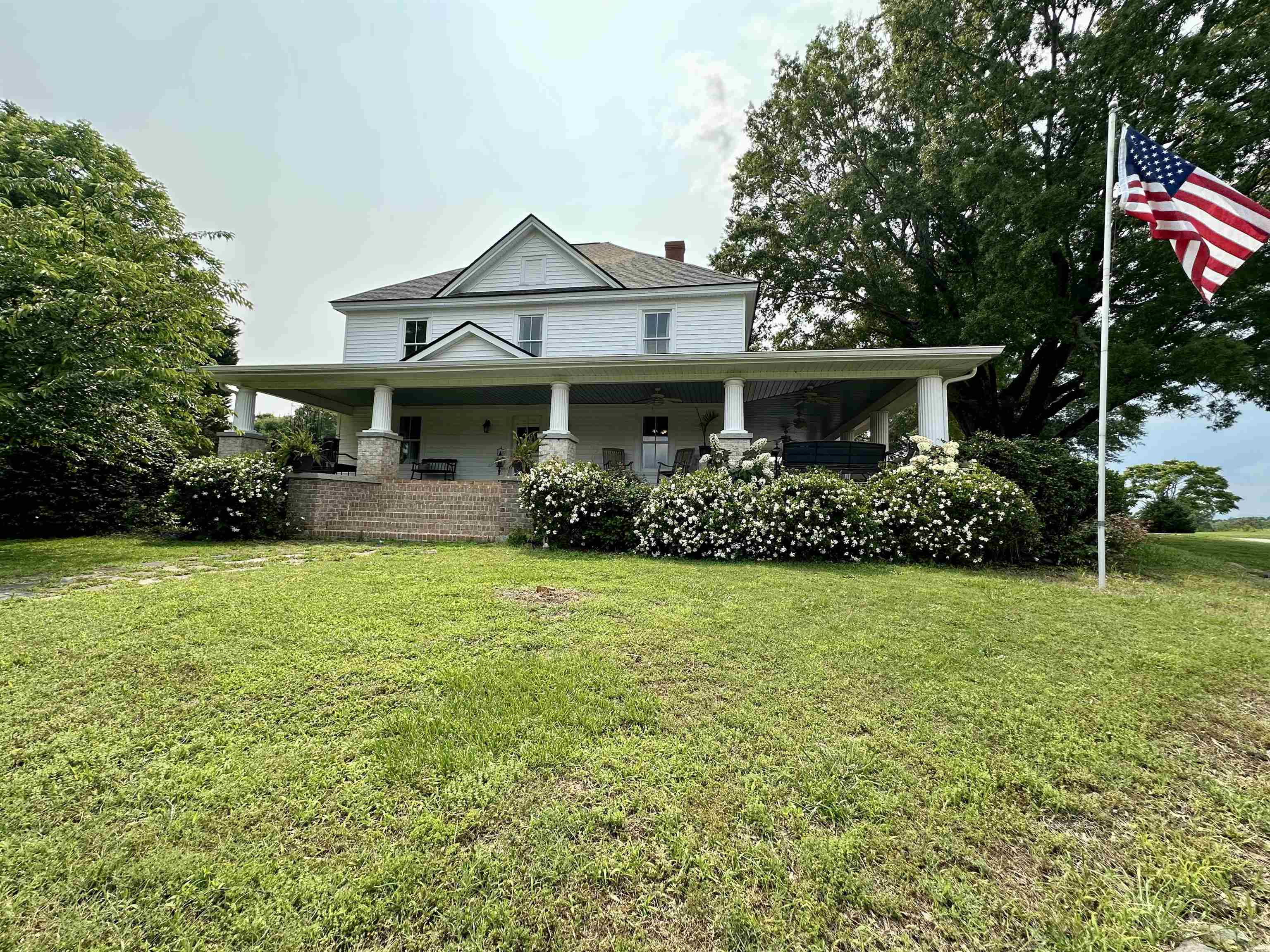 251 W Mcelhaney Road, Taylors, South Carolina image 1
