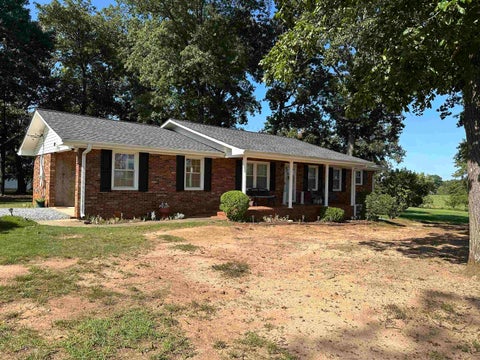 Homes For Sale - 110 Triple C Drive<br/> Spartanburg County, Inman, SC 29349