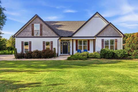 Homes For Sale - 300 Sloan Road<br/> Woodruff, SC 29388