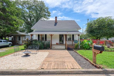 Homes For Sale - 11 25th Street<br/> Greer, SC 29651