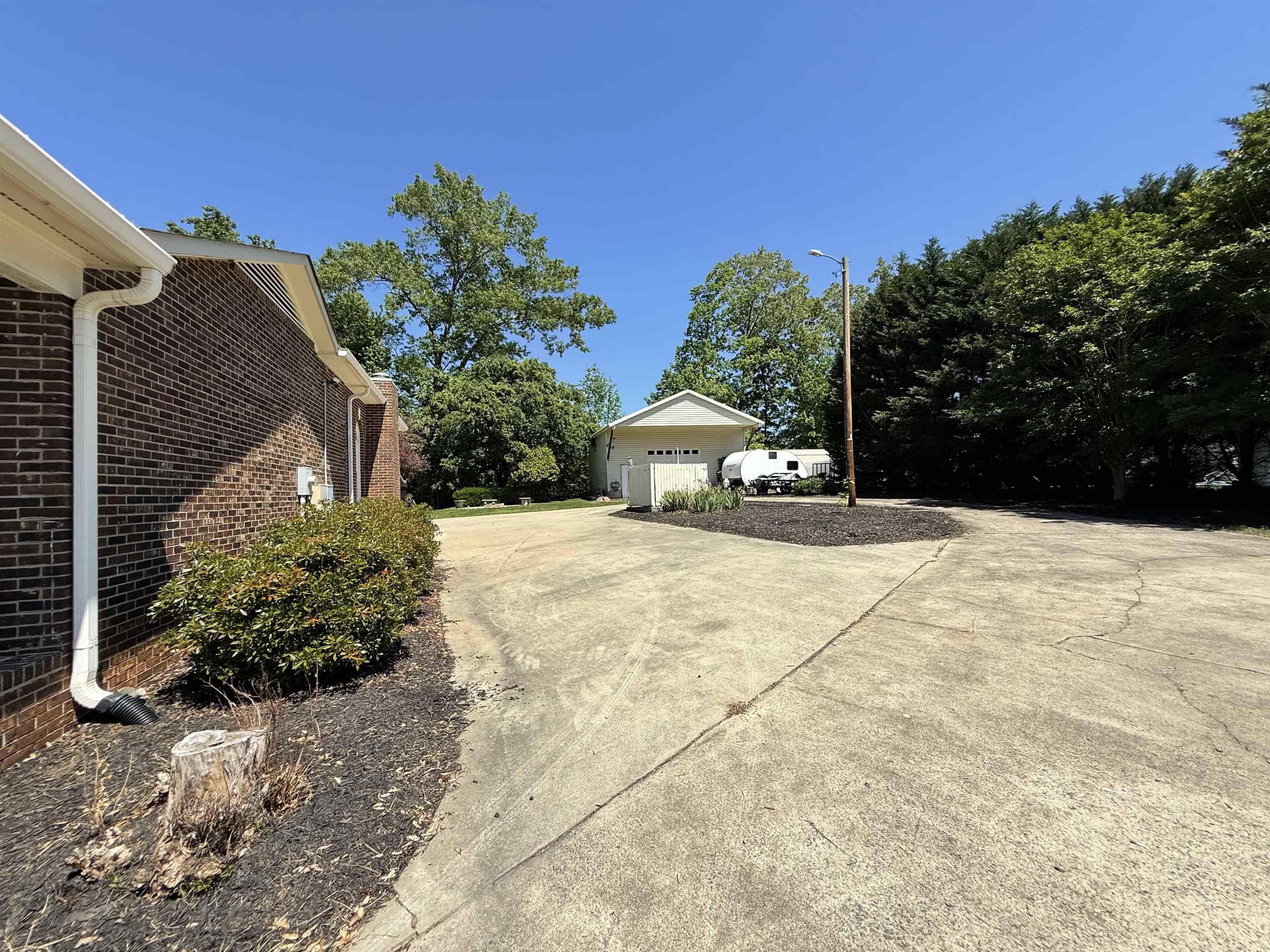 243 Garden Lakes Dr Drive, Blacksburg, South Carolina image 8
