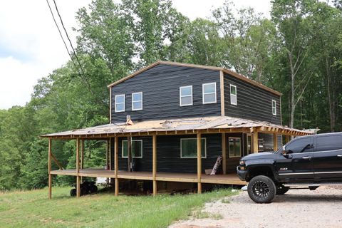 Homes For Sale - 551 S Packs Mountain Road<br/> Taylors, SC 29687