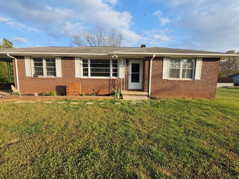 Homes For Sale - 2130 Hampton Road Rd<br/> Spartanburg County, Wellford, SC 29385