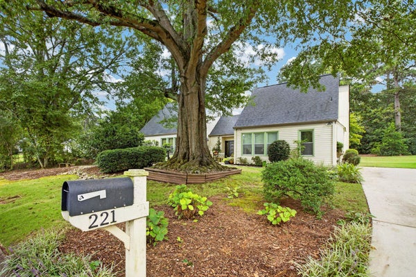 221 SARATOGA DR, GREER, SC 29650 - Image e2ef601a90d2ec34d67bd9ee4537af4f/2771112604