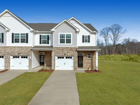 Townhouse For Sale - 467 Lee's Corner Lane<br/> Woodruff, SC 29388