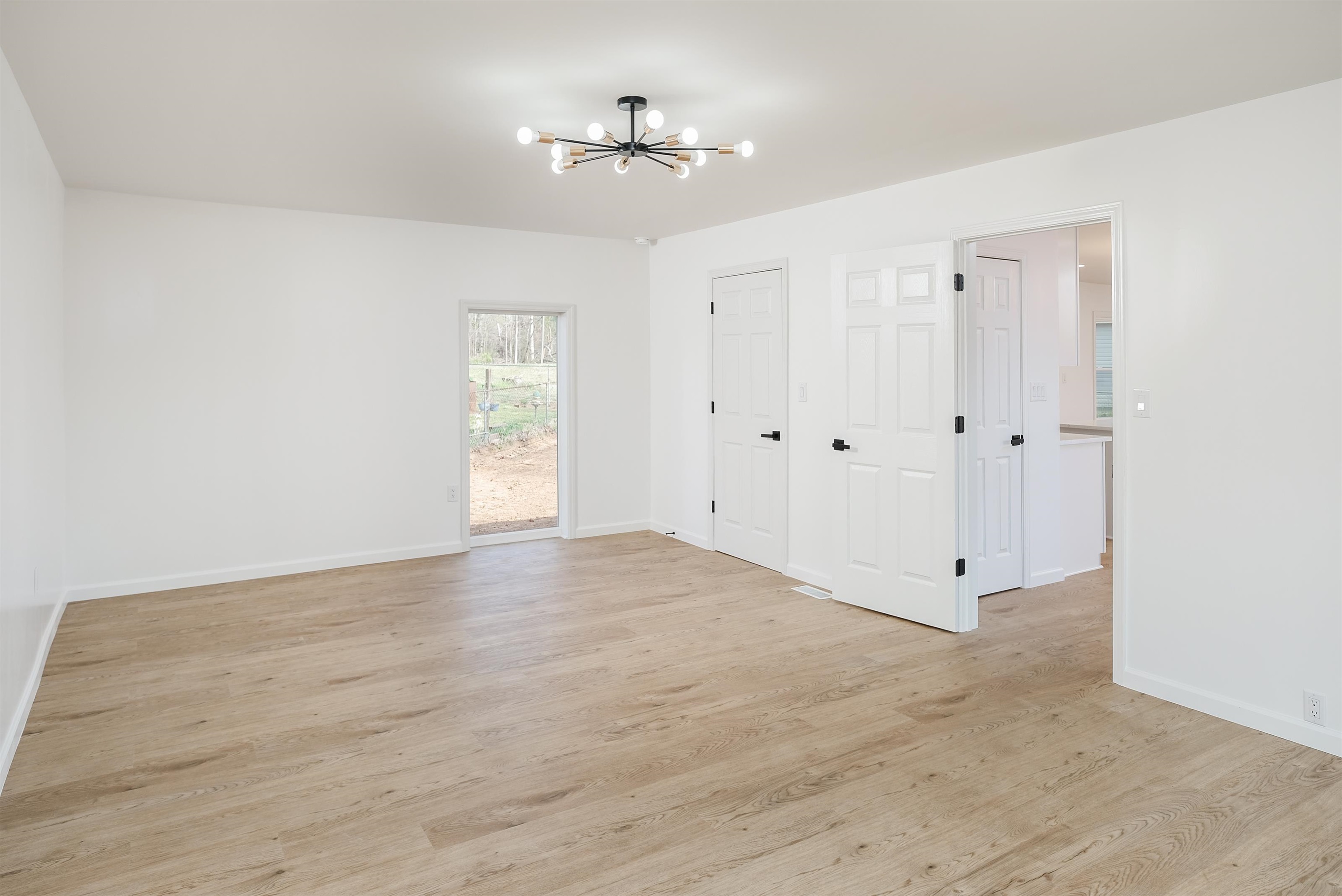 2 Willowood Drive, Spartanburg, South Carolina image 8