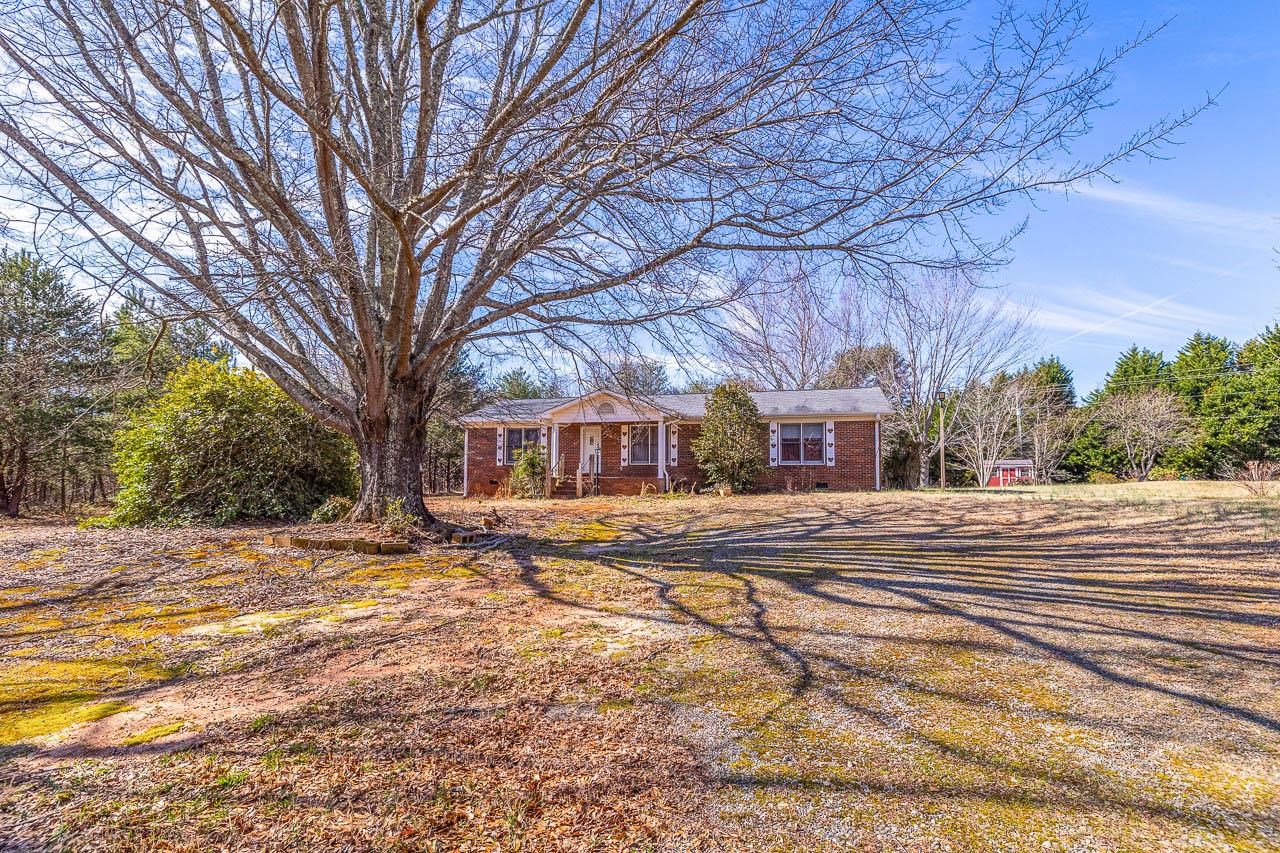 241 Lockhart Circle, Landrum, South Carolina image 1