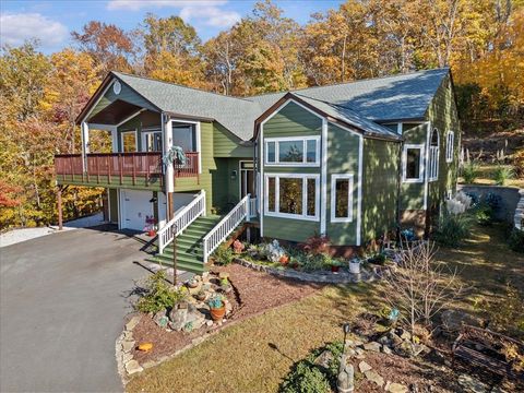 Homes For Sale - 156 Overlook Drive<br/> Pickens, SC 29671