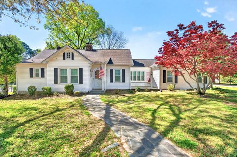 Homes For Sale - 212 E Fairview Ave<br/> Gaffney, SC 29340