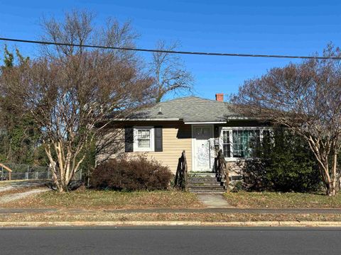 Homes For Sale - 715 Union St St<br/> Gaffney, SC 29340