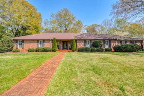 Homes For Sale - 300 Crestview Lane<br/> Spartanburg, SC 29301