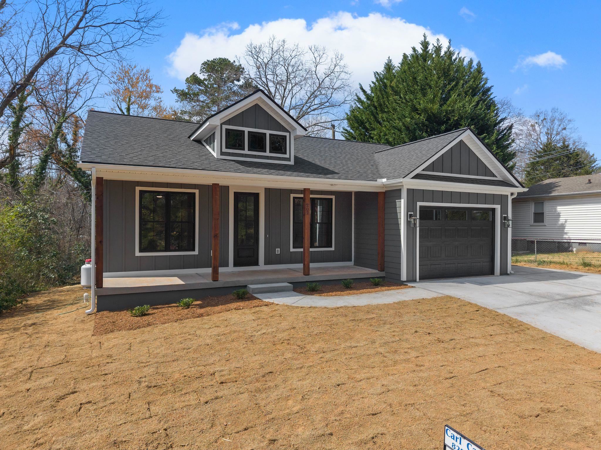 202 S Church Avenue, Landrum, South Carolina image 2