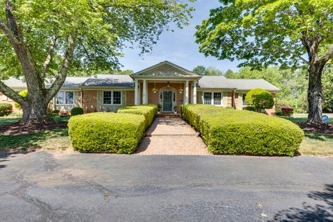 Homes For Sale - 136 Club Drive<br/> Greenville County, Simpsonville, SC 29681