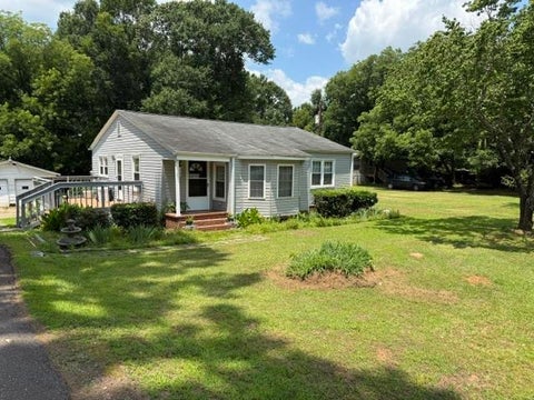 Homes For Sale - 15570 Us 221 Highway<br/> Enoree, SC 29335