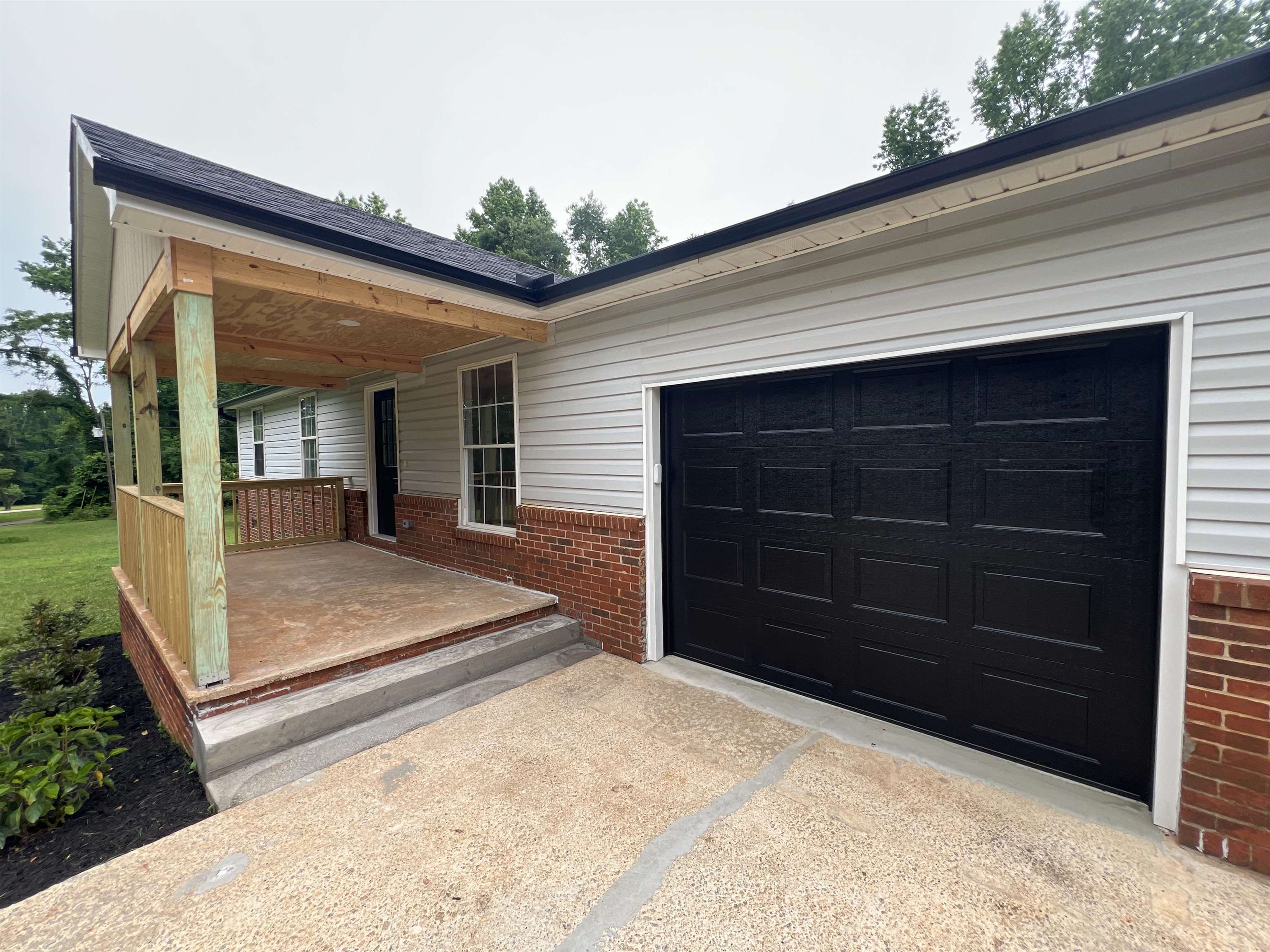 131 Russell Road, Wellford, South Carolina image 2