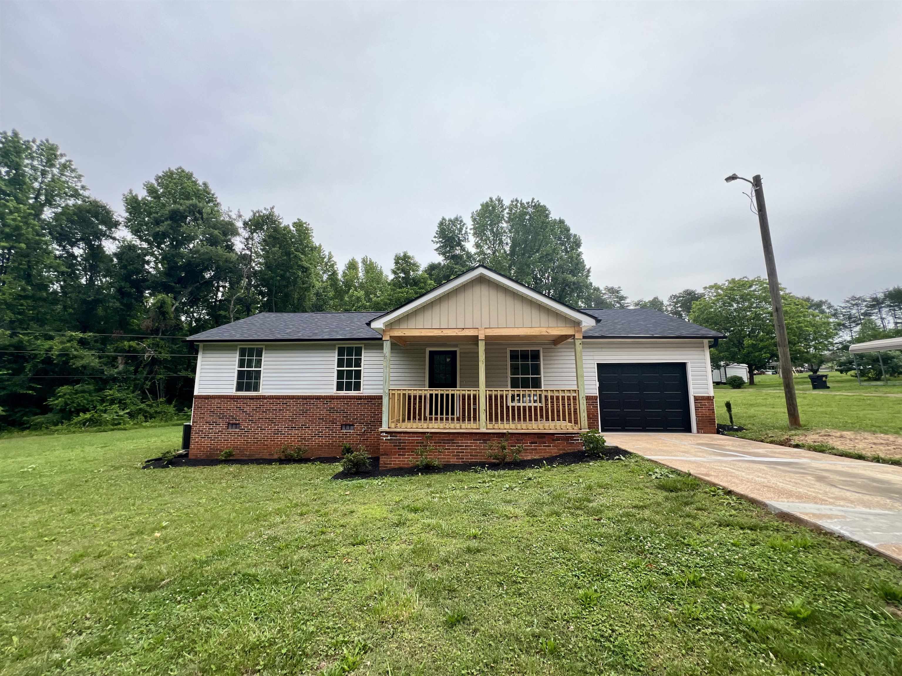 131 Russell Road, Wellford, South Carolina image 1