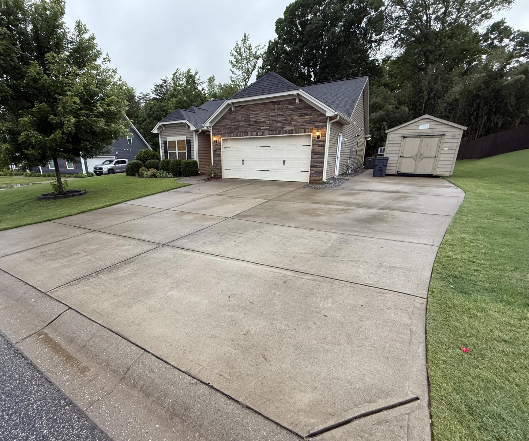 118 W Pyrenees Drive, Lyman, South Carolina image 1