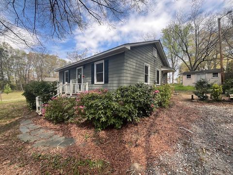 Homes For Sale - 101 Union Street St<br/> Gaffney, SC 29340