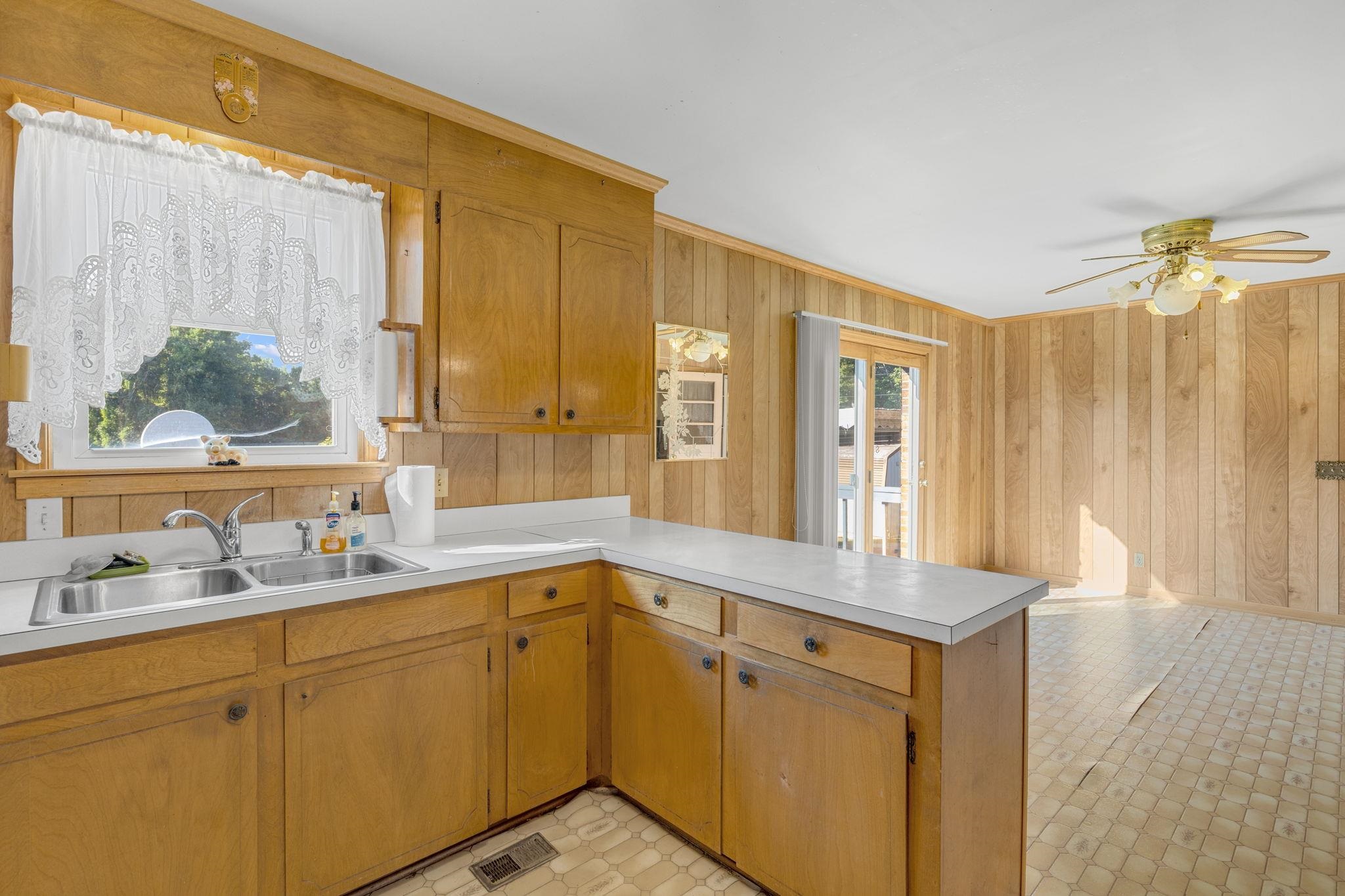 152 N Forest Cir Cir, Marietta, South Carolina image 13