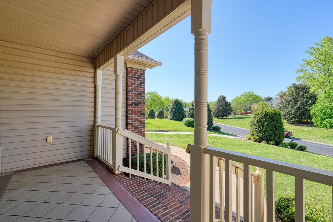 125 N River Hills Drive, Spartanburg, South Carolina image 2