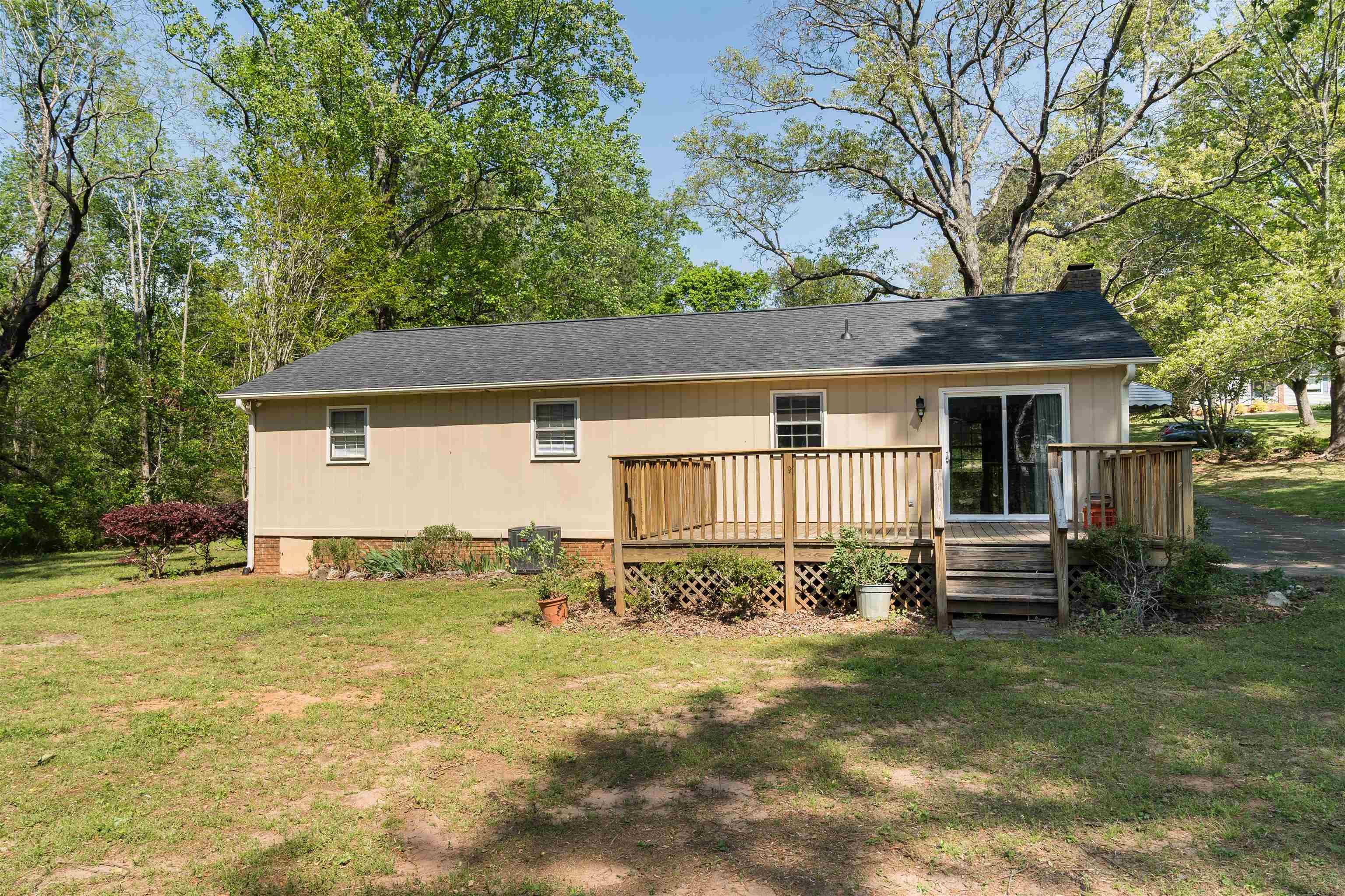 419 Shady Point, Inman, Virginia image 4