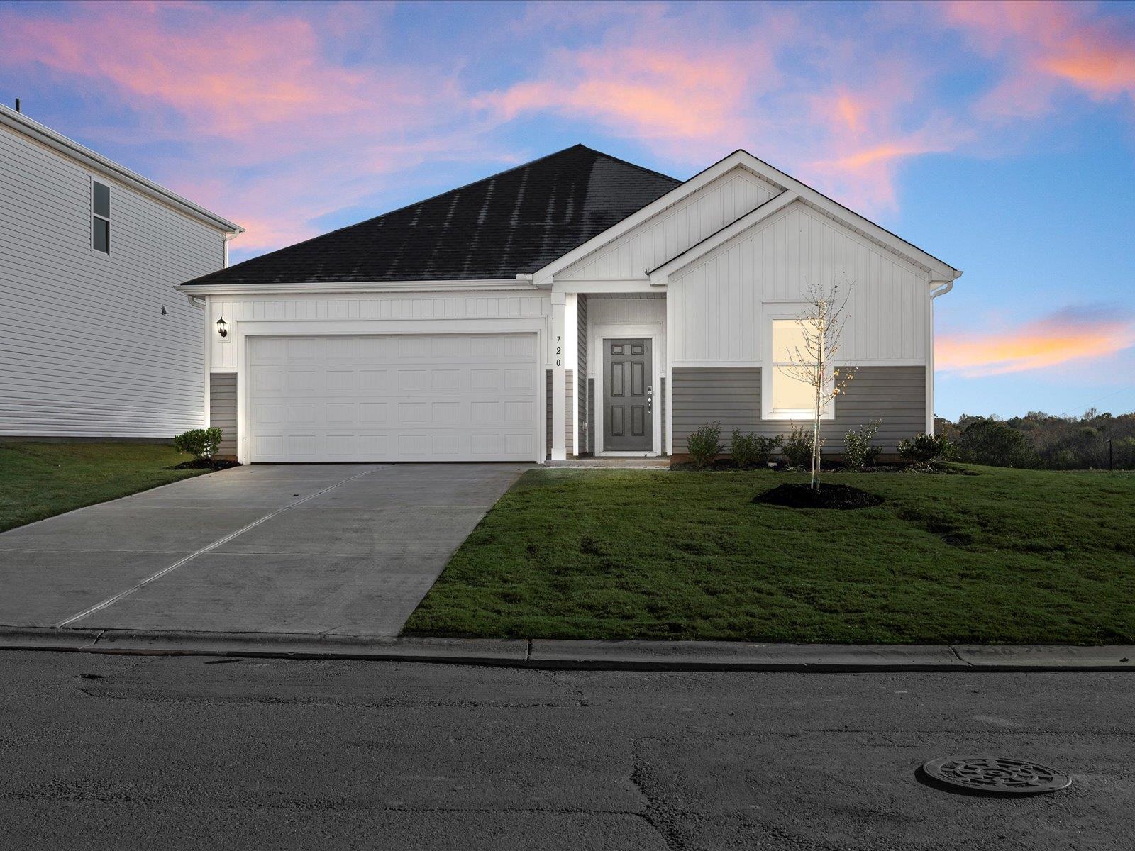 720 Penfold Pointe St, Wellford, South Carolina image 1