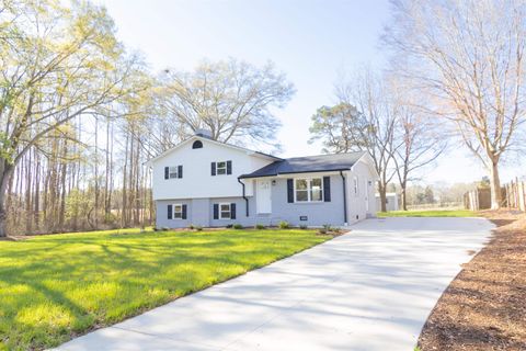 Homes For Sale - 304 Scenic View Rd Drive<br/> Chesnee, SC 29323