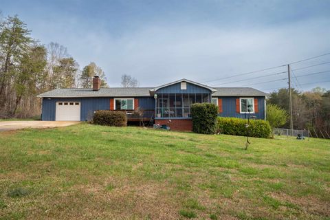 Homes For Sale - 155 Coastline Drive<br/> Inman, SC 29349