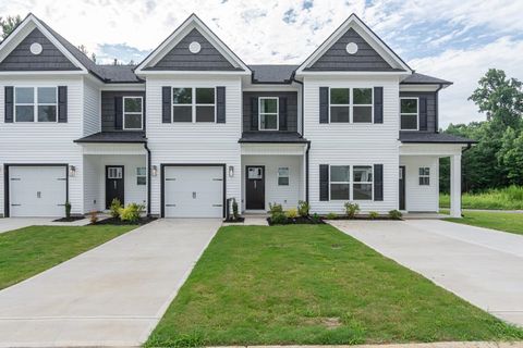 Townhouse For Sale - 623 Farcroft Trail<br/> Roebuck, SC 29376