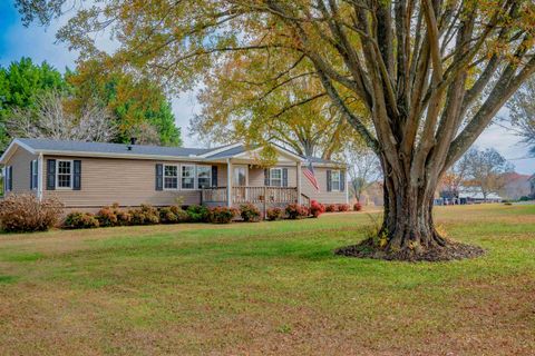 Homes For Sale - 199 Rocky Creek Road<br/> Inman, SC 29349