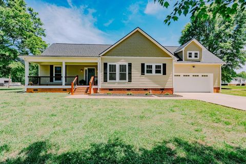 Homes For Sale - 117 Humphries Circle<br/> Gaffney, SC 29341