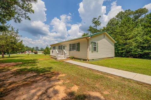 Homes For Sale - 2585 Pineland Shores Circle<br/> Laurens County, Cross Hill, SC 29322