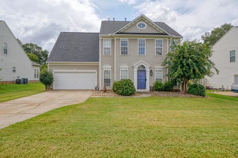Homes For Sale - 135 Castleton Circle<br/> Boiling Springs, SC 29316