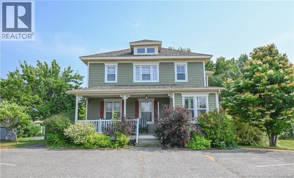 98 SAINT-PIERRE OUEST BOULEVARD, CARAQUET, NB E1W 1B6 - Image 4068430112.jpeg?d=l