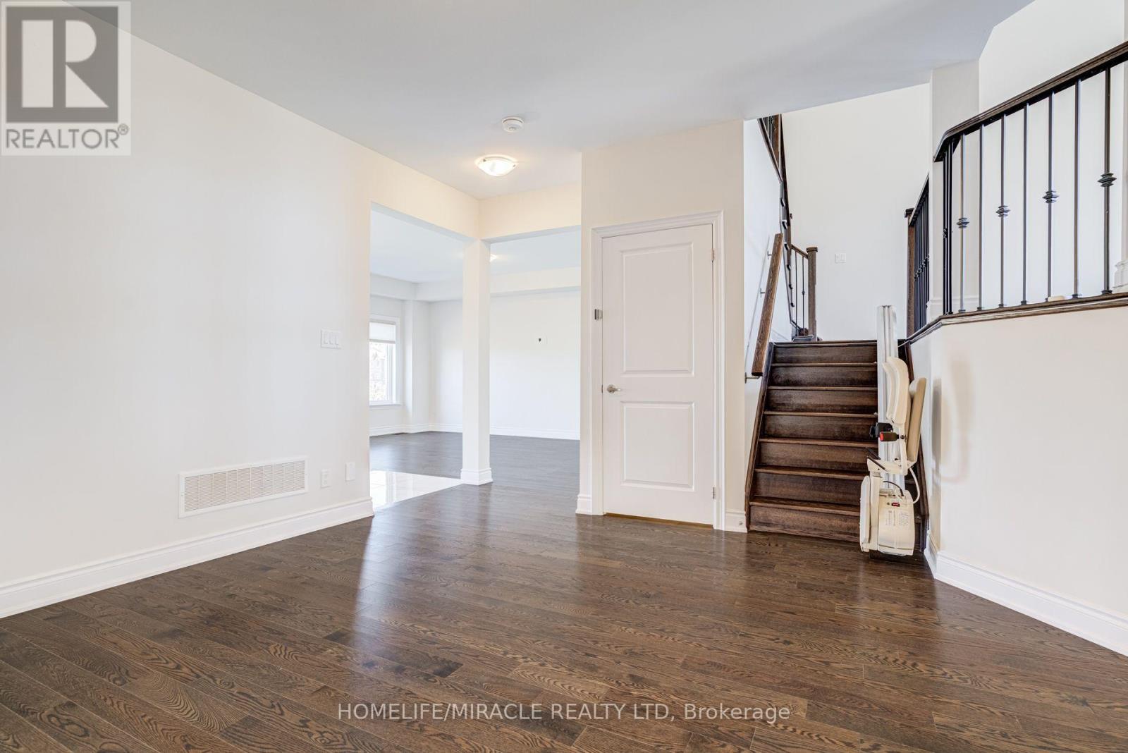 25 LORNE THOMAS PLACE