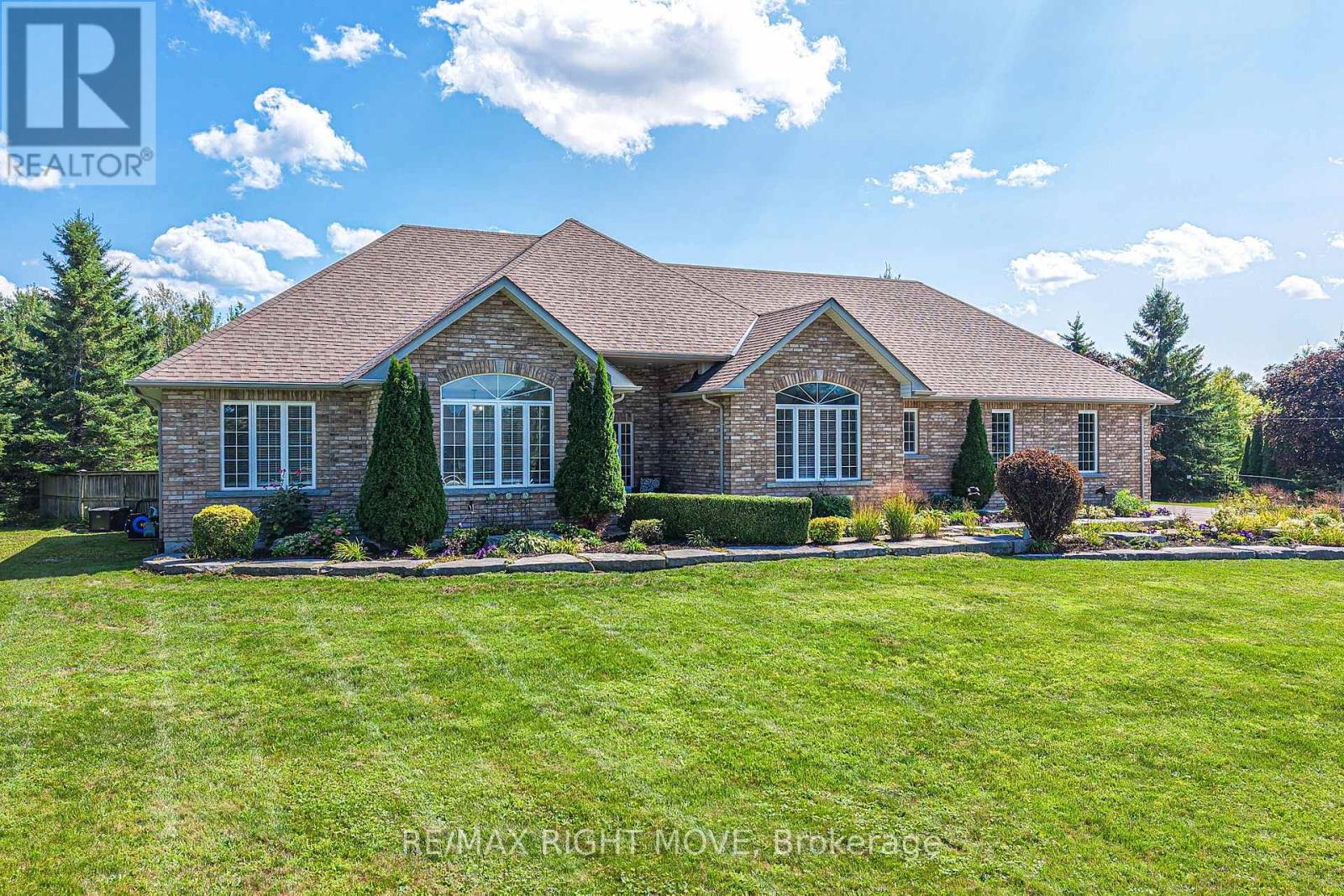 1043 HURLWOOD LANE