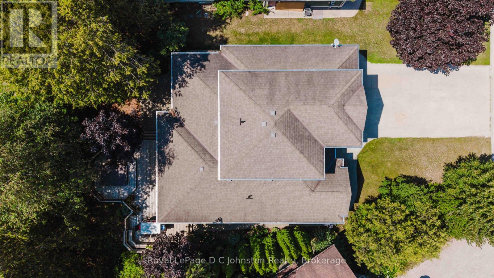 482 CREEKWOOD DRIVE