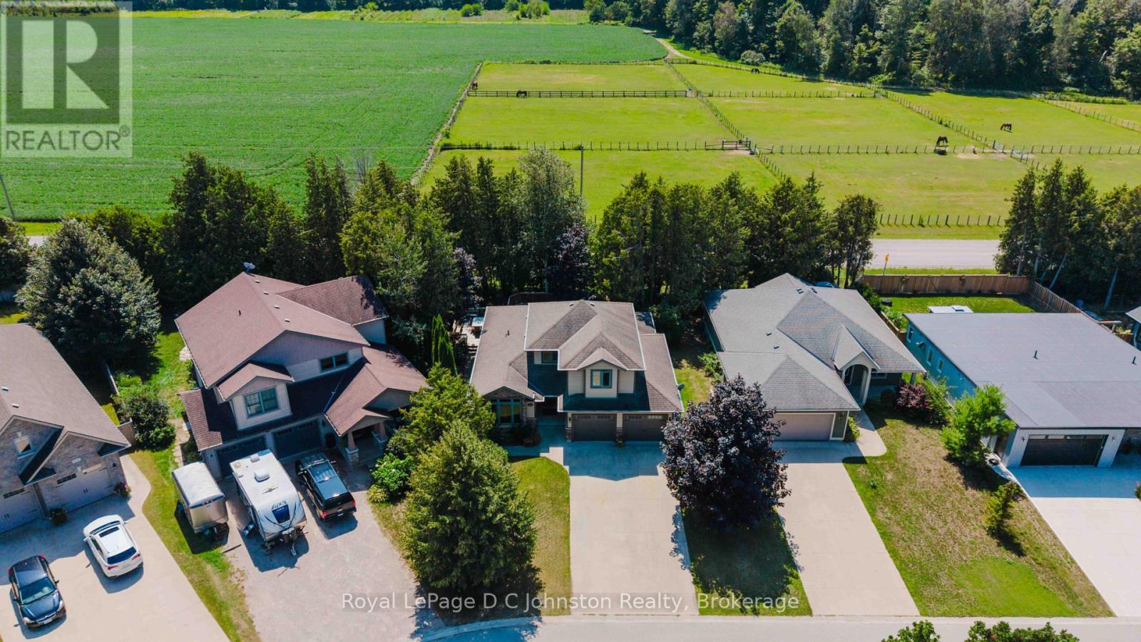 482 CREEKWOOD DRIVE