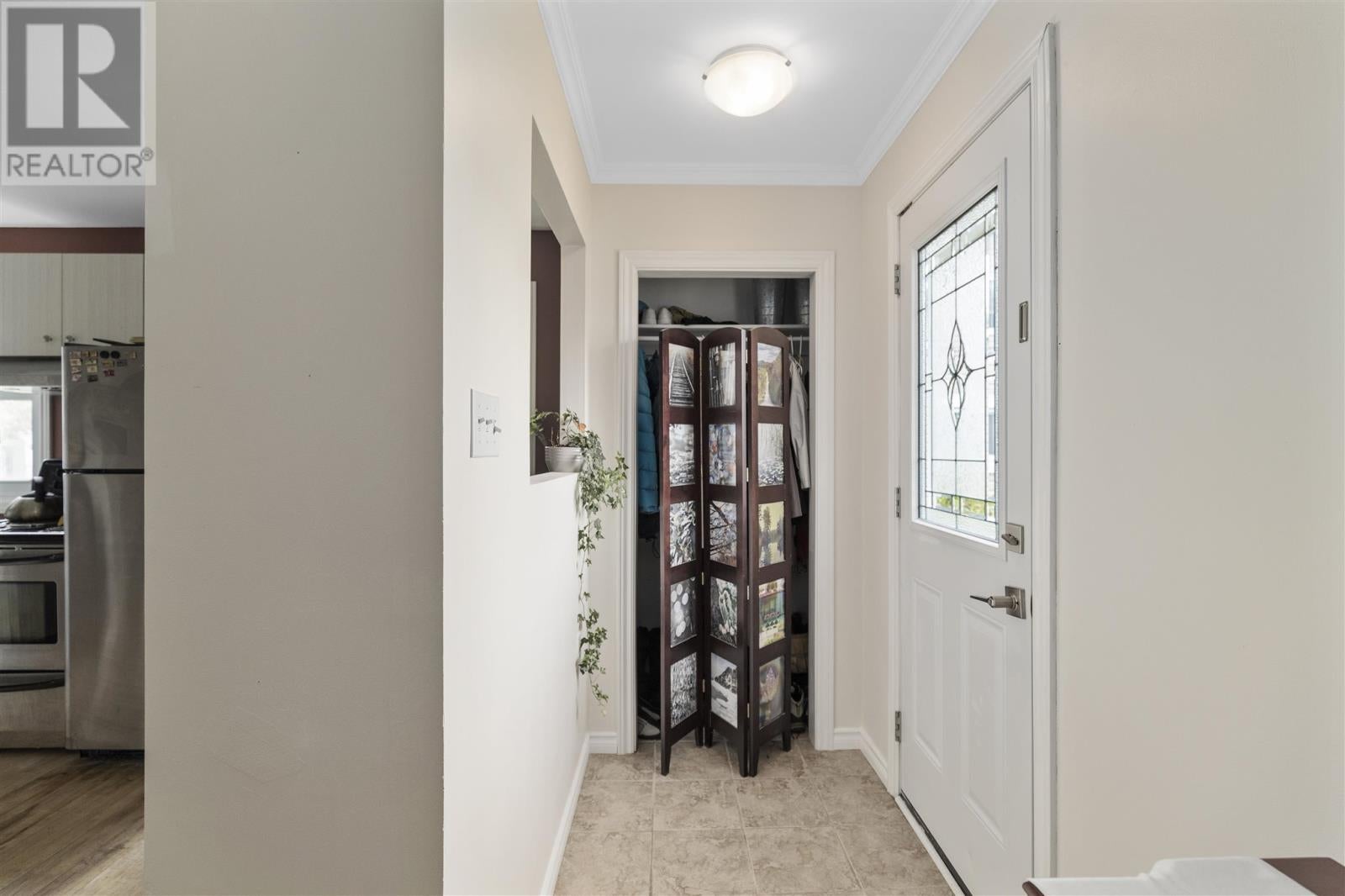 138 Bellevue Ave - Photo 2