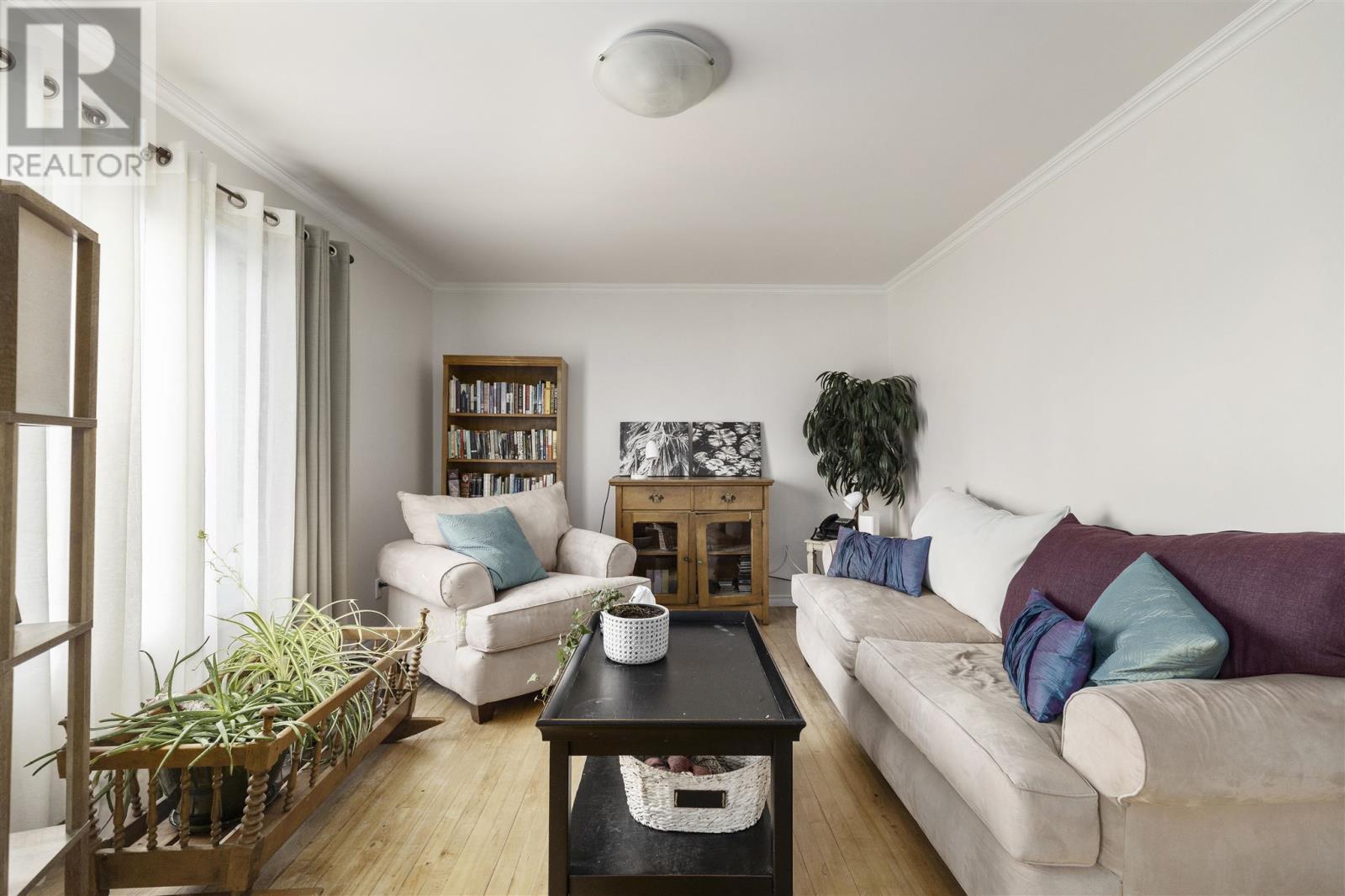 138 Bellevue Ave - Photo 3