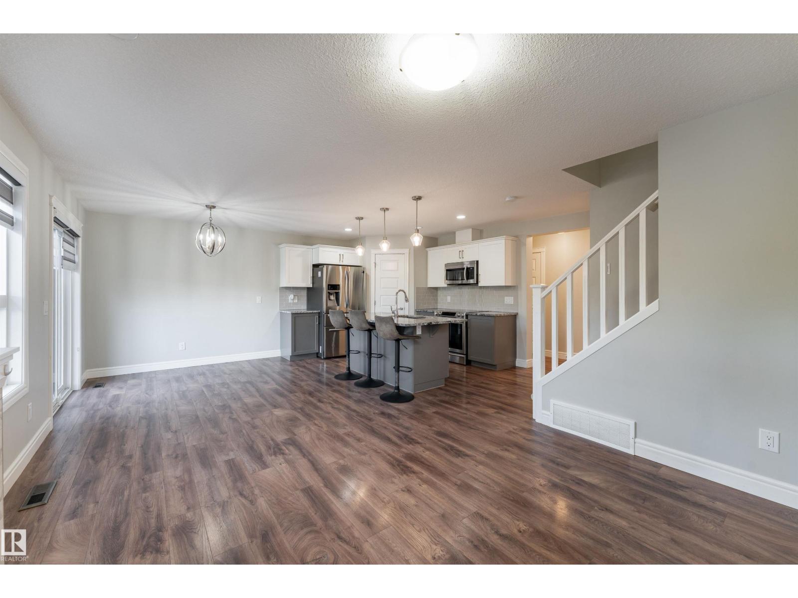 3885 ROBINS CR NW