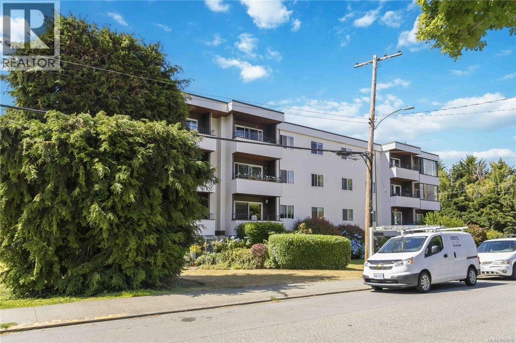 401-1571 MORTIMER STREET, SAANICH, BC V8P 3A7 - Image 2647494212.jpeg?d=l